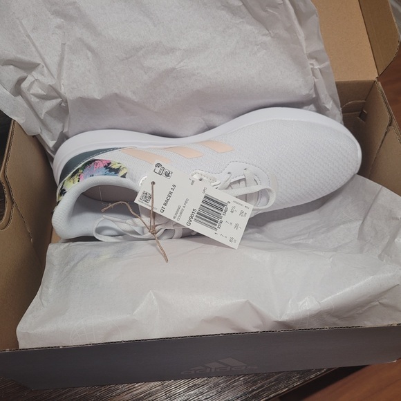 Brand New Adidas QT Racer 3.0 Women’s Size 8.5 - Picture 5 of 5